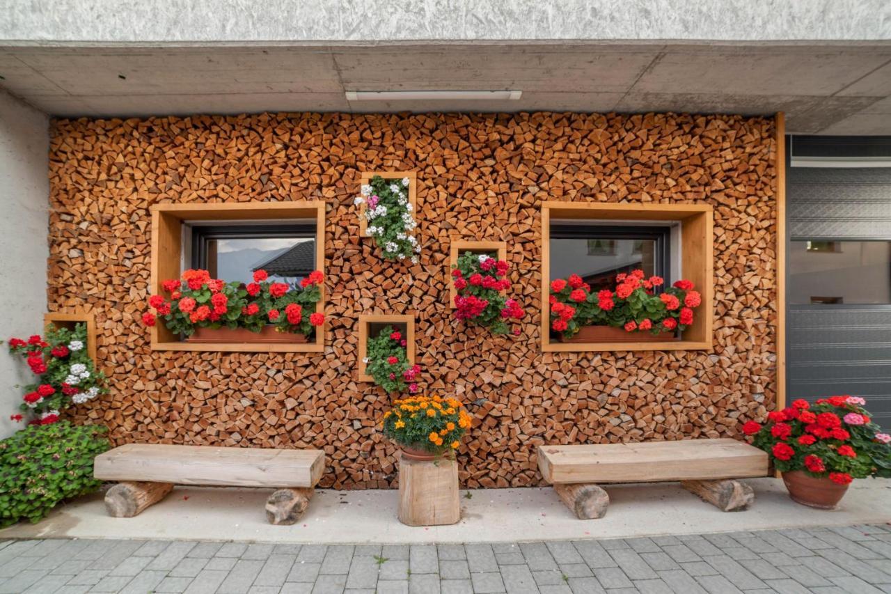 Tonigbauernhof Blumenwiese سكين المظهر الخارجي الصورة